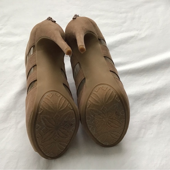 Nine West Suede Shoe , Size 7 - Picture 5 of 11